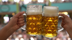 Infographic: Cơ chế và thời gian chuyển hóa rượu bia của cơ thể