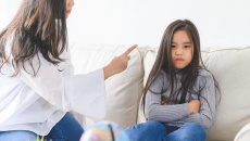Sai lầm trong cách dạy con mà nhiều cha mẹ Việt mắc phải 