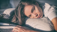Tại sao phụ nữ sau 30 tuổi hay bị mất ngủ?