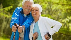 Đi bộ giúp giảm mệt mỏi ở người bệnh ung thư đại tràng?