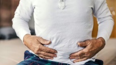 6 mẹo đơn giản giúp giảm đầy hơi sau khi ăn