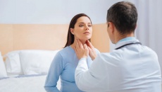 Vì sao nhiều phụ nữ bị bướu cổ sau sinh?