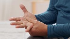 Bị run vô căn dùng TPBVSK Vương Lão Kiện có được không?