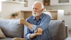 Bí quyết bảo vệ xương khi bước sang tuổi trung niên