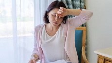 Lý do phụ nữ mãn kinh cần kiểm soát đường huyết