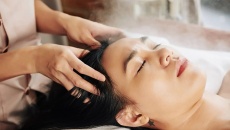 Massage da đầu có giúp tóc mọc lại?