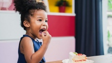 Ăn ít đường trước 2 tuổi có thể giảm nguy cơ tim mạch 