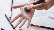 Cách vệ sinh cọ trang điểm theo chuyên gia da liễu