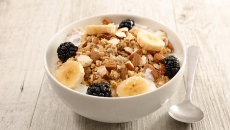 Ăn yến mạch giúp giảm cholesterol chỉ sau hai ngày