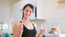 Sai lầm khi uống thực phẩm chức năng ngay sau khi thức dậy