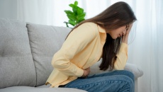 Đau bụng kinh dữ dội cảnh báo bệnh gì?