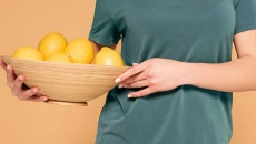 Bổ sung vitamin C sai cách có thể làm tăng nguy cơ sỏi thận?