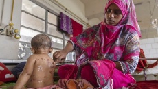 Bangladesh: Gần 100 trẻ em tử vong nghi do dịch sởi bùng phát