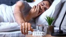 Muốn ngủ ngon có nên dùng melatonin cùng magne?