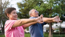 Bài tập chống lão hóa giúp ngăn ngừa mất cơ ở người cao tuổi