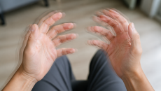 Rối loạn thần kinh thực vật có gây run tay chân không?