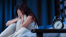 Mất ngủ kéo dài: Nguyên nhân và giải pháp hỗ trợ từ thảo dược
