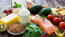 Người bị viêm phổi nên ăn uống gì?