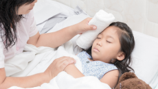 Bác sĩ chỉ ra hai sai lầm phổ biến khi chăm sóc trẻ mùa Hè
