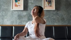 “Thủ phạm” khiến bạn đau nhức cơ thể vào buổi sáng