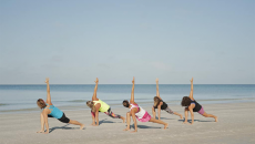 WHO: Yoga giúp duy trì sức khỏe khi về già