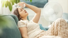 Chóng mặt, kiệt sức khi nắng nóng phải làm sao?