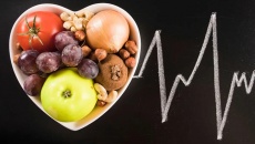 Tại sao cholesterol vẫn cao dù không ăn thịt?