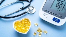 Đang dùng thuốc hạ huyết áp có uống vitamin D được không?