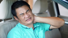 Ngủ sai tư thế trên xe ô tô, người đàn ông 40 tuổi bị đột quỵ