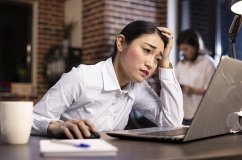 (10/8) Tử vi thứ Hai (11/8/2025): Song Ngư cần làm quen với môi trường làm việc mới