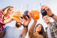 5 xu hướng đồ uống tăng cường sức khỏe hấp dẫn gen Z