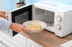 Lò vi sóng có làm thay đổi giá trị dinh dưỡng của món ăn?
