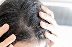 Cách làm chậm quá trình bạc tóc sớm