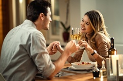 Tử vi thứ Bảy (25/10/2025): Song Ngư sẽ có buổi hẹn hò lãng mạn