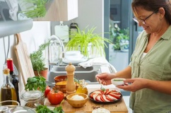 Chế độ ăn đơn giản giúp giảm triệu chứng ruột kích thích