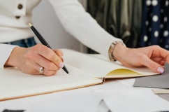 Run không rõ nguyên nhân: Tại sao bạn lại bị run tay?