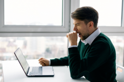 Tại sao chúng ta lại ngáp?