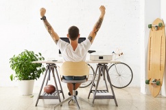 Tử vi thứ Bảy (22/11/2025): Cự Giải nên giữ quyết tâm cao khi làm việc