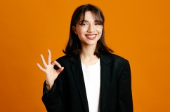 Tử vi thứ Sáu (28/11/2025): Ma Kết nên tìm cách củng cố sự tự tin của mình