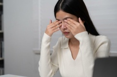 Biến chứng khô mắt không nên xem nhẹ