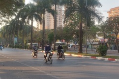 Bắc Bộ hửng nắng, Trung Bộ mưa rào rải rác