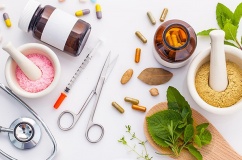 Lợi ích khi kết hợp Đông - Tây y trong cải thiện tình trạng run tay chân