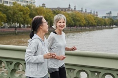 Bí quyết tăng cường sức khỏe xương ở tuổi trung niên