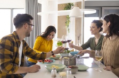 Tử vi thứ Năm (11/12/2025): Bảo Bình nên quan tâm tới gia đình nhiều hơn