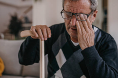 Nguy cơ mù lòa do chủ quan với đục thủy tinh thể