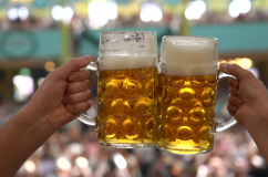 Infographic: Cơ chế và thời gian chuyển hóa rượu bia của cơ thể