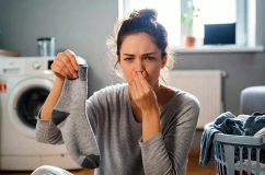 Vì sao nên thay tất mỗi ngày?