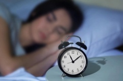 Đi ngủ vào cùng một thời điểm mỗi đêm giúp hạ huyết áp