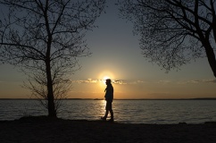 Tử vi thứ Ba (23/12/2025): Bảo Bình có thể thấy hơi cô đơn trong ngày hôm nay