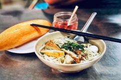 Thời điểm ăn sáng an toàn cho người mỡ máu cao